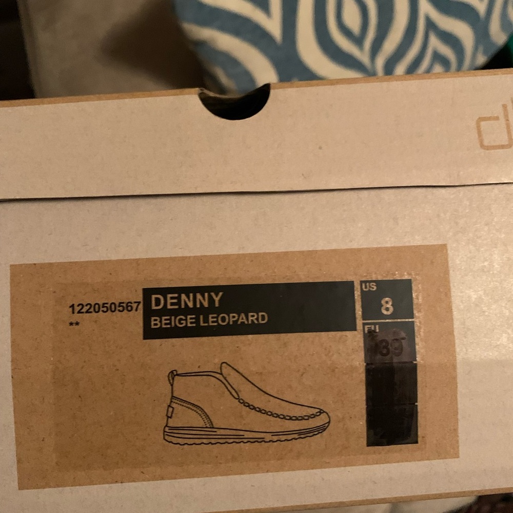 Hey Dude women’s slip on shoes